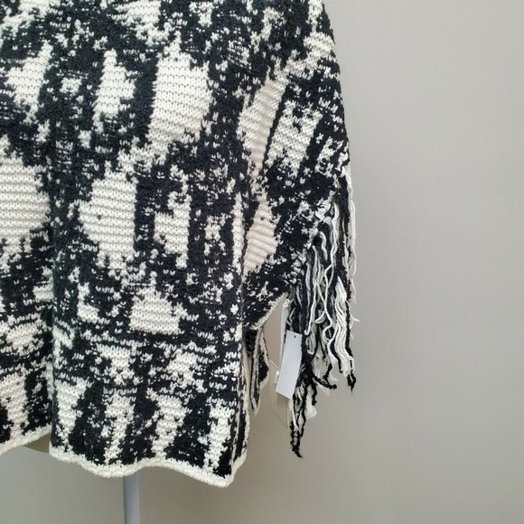 1.STATE Pullover Poncho Sweater, Size Large - Picture 7 of 9